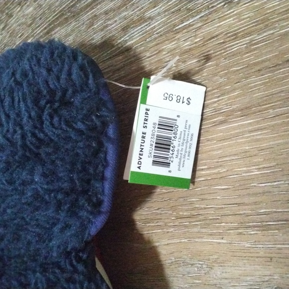 NWT: KATE SPADE; 3 PC. AVENTURE STRIPE ♡ CHEW TOY, ●▪︎● TIE & COLORBLOCK BANDANA - Picture 5 of 9